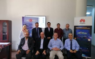 شبكة الجامعات الارنية ومايكروسوفت توقعات اتفاقية
